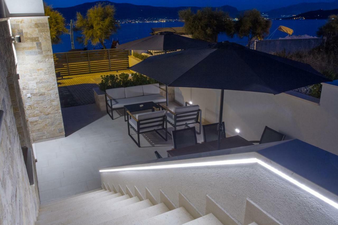 Luxury Poolside Villa スラティネ エクステリア 写真