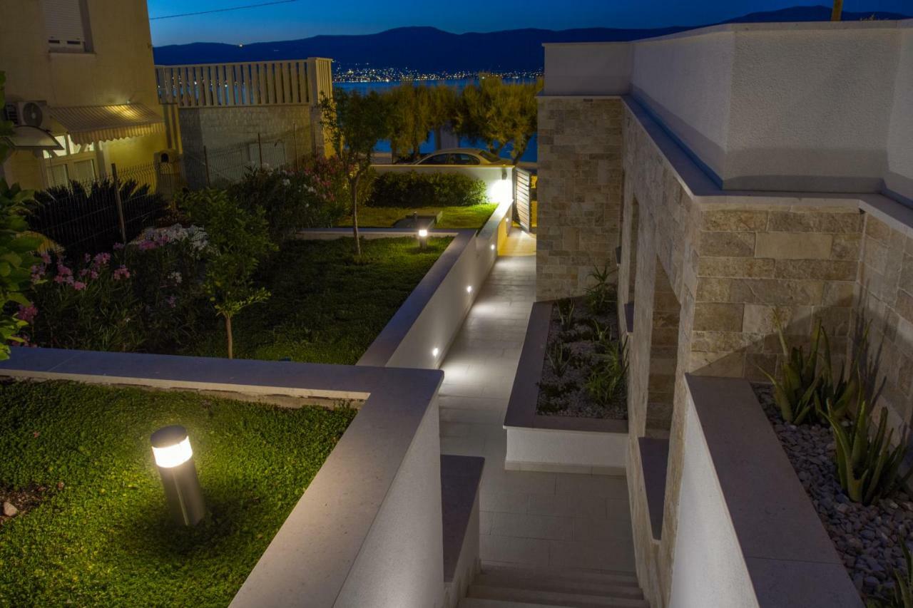 Luxury Poolside Villa スラティネ エクステリア 写真